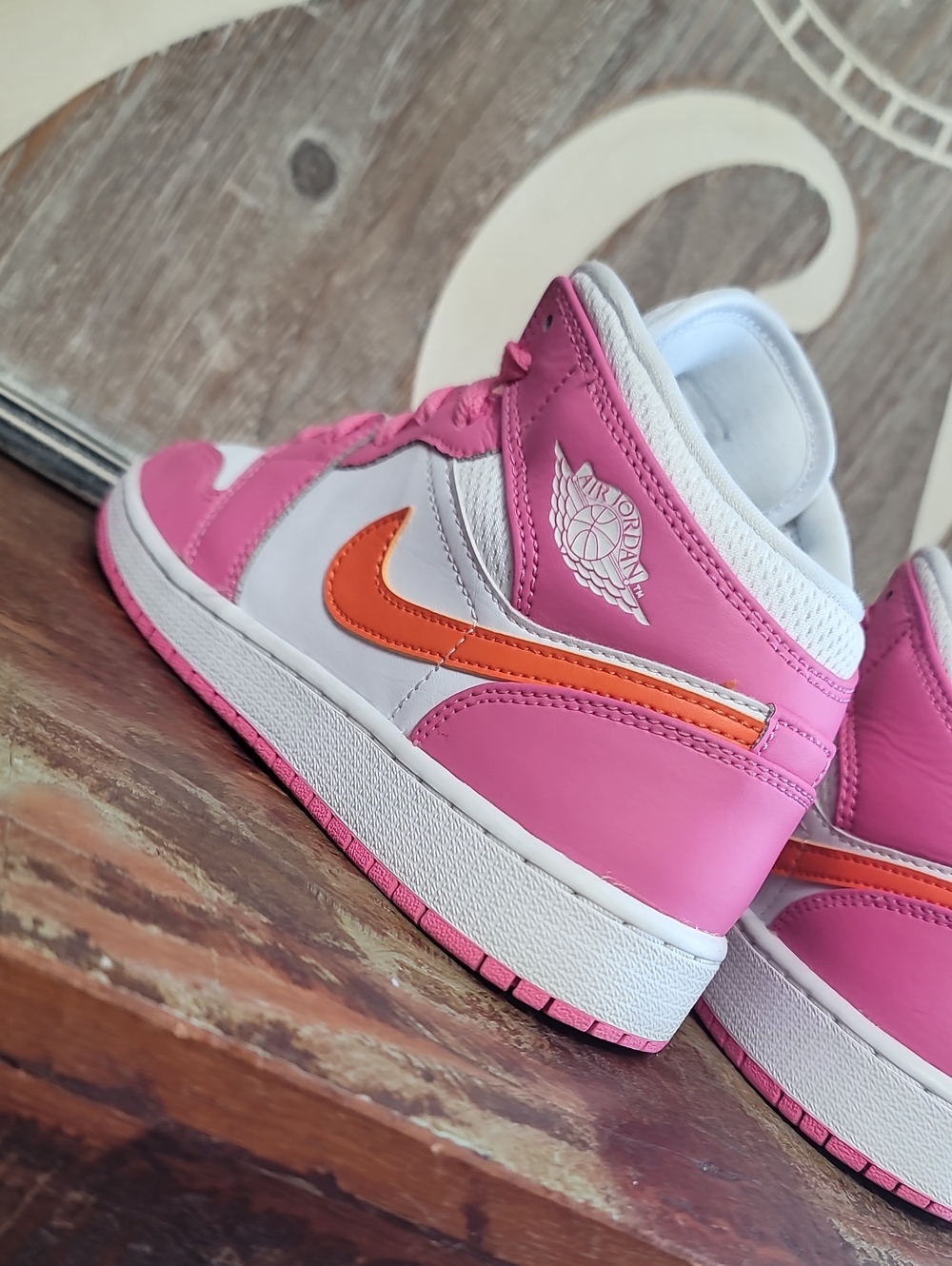 🔥🔥 Nike Air Jordan 1 Mid Retro 'Pinksicle Orange' Wmns 5.5, Good/Like New - Picture 11 of 16
